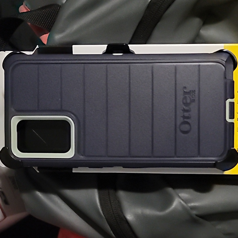 OtterBox Defender Screenless Series Galaxy Note 20 - Picture 5 of 8
